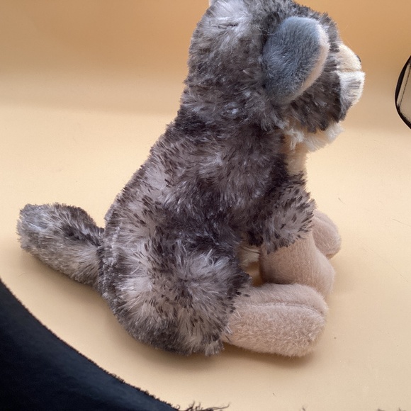 Baby Wolf from Wild Republic - Picture 2 of 5